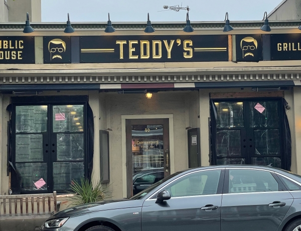 Teddy's Bully Bar (& Grill)